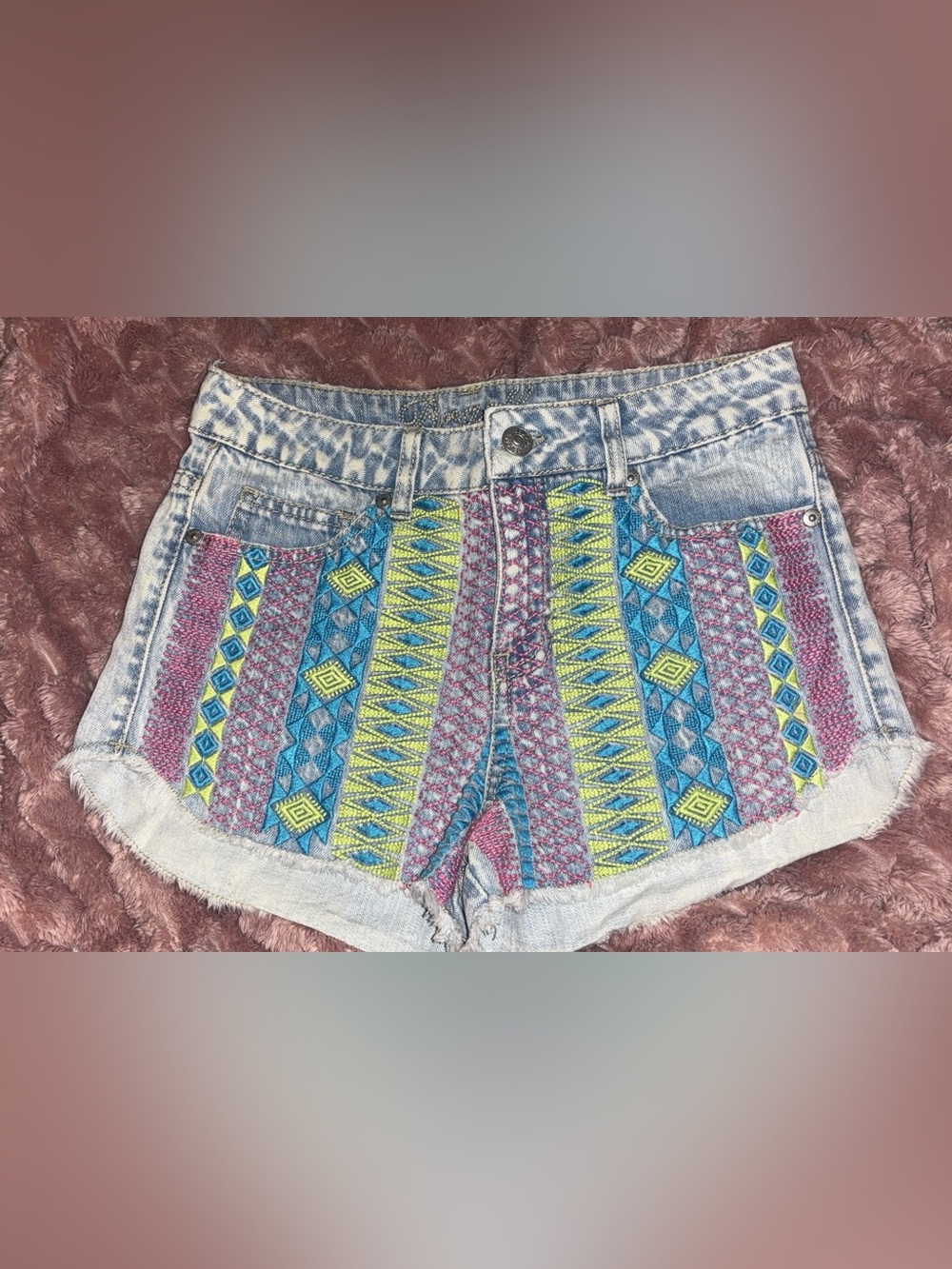 dELiA*s Lightwash Denim- Bradley High Waisted Stitch Detailed Short